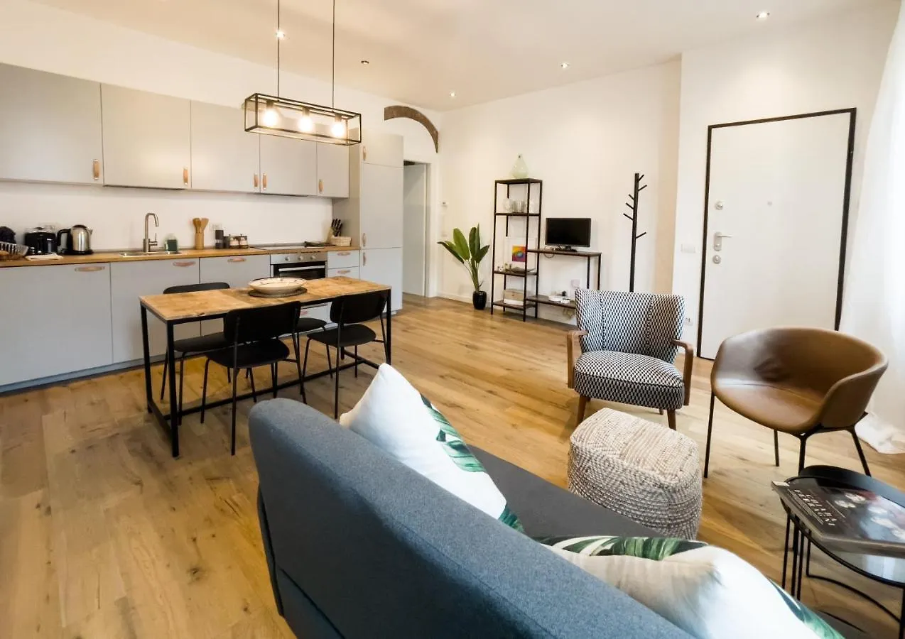 Easylife - Elegante E Rifinita Dimora Nello Splendido Quartiere Di Porta Venezia Διαμέρισμα Μιλάνο 0*,